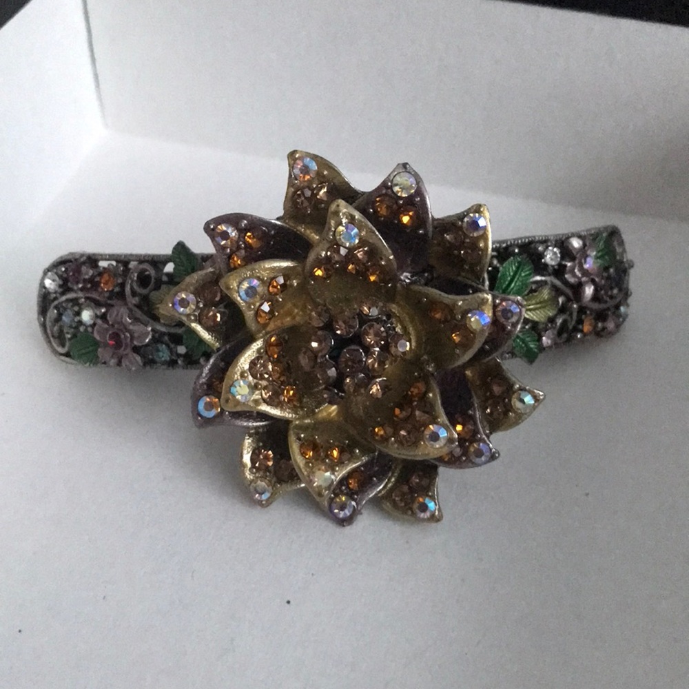 Hair clip - Picture 1 of 2